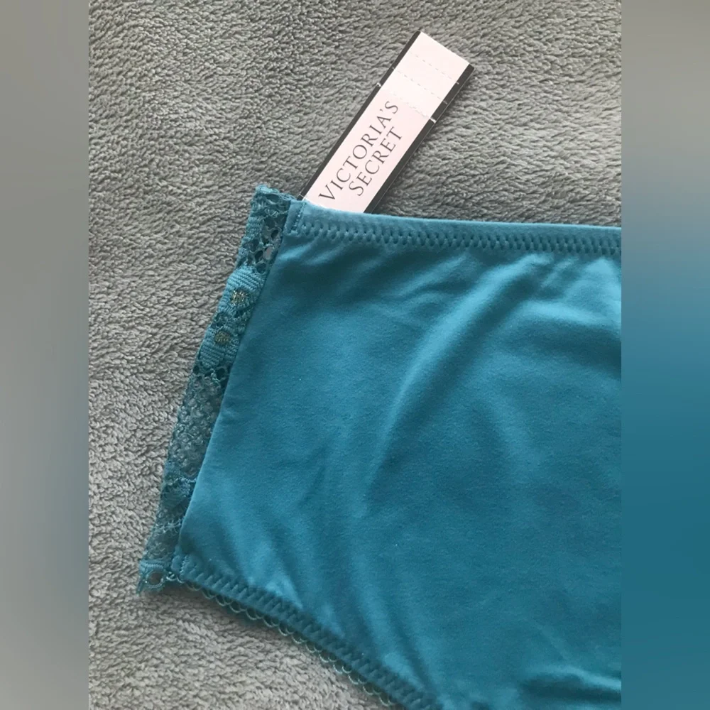 Victoria’s Secret panties new with tags! Gorgeous lace flecked with gold! Size L - Picture 2 of 6